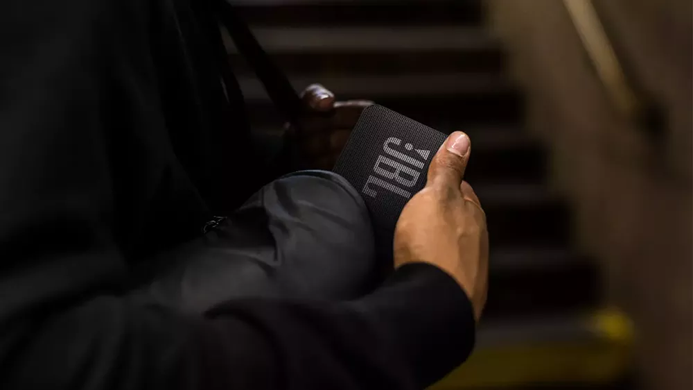 Bezdr&aacute;tov&yacute; reproduktor JBL GO ESSENTIAL Black GOESBLK