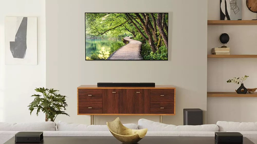 Soundbar JBL BAR 1300 v obývacím prostoru_02