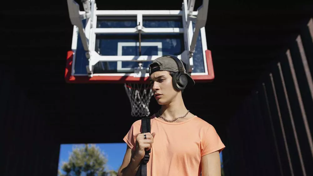 Bezdr&aacute;tov&aacute; sluch&aacute;tka JBL Tune 720BT BLACK