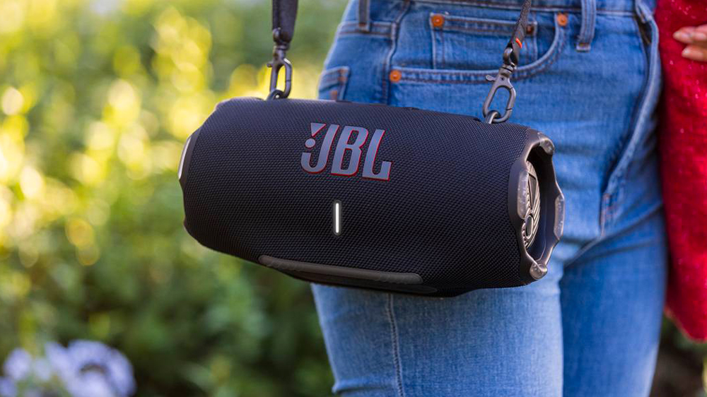Přenosný reproduktor JBL Xtreme 4 s ramenním popruhem_02