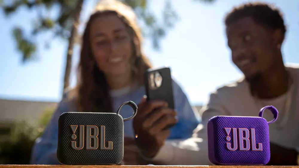 Malý a výkonný reproduktor JBL GO4 BLACK_02
