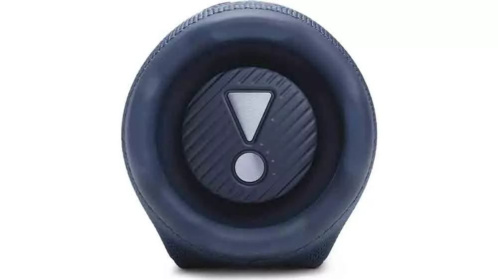 Pohled ze strany na reproduktor JBL Charge 6