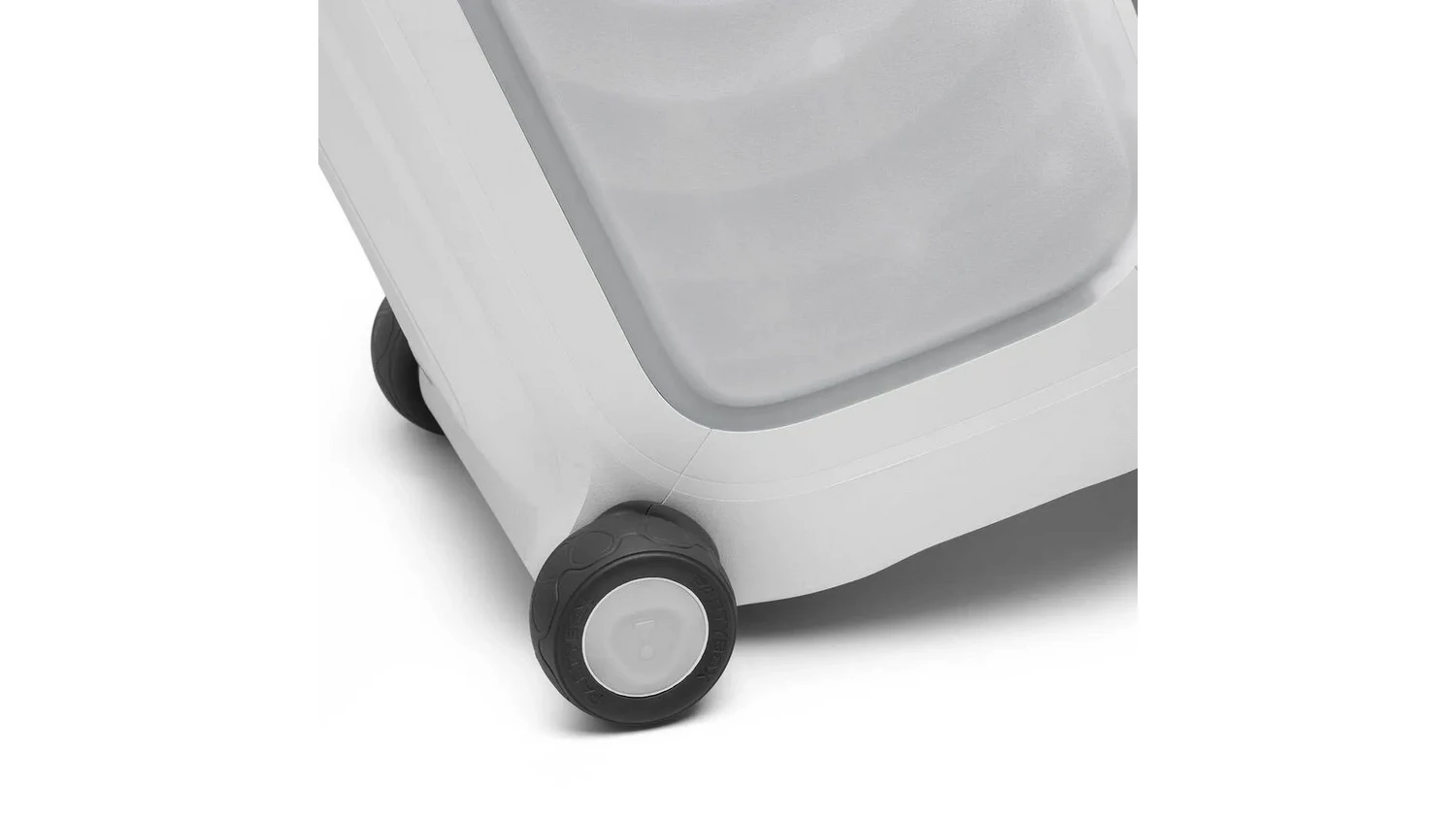 Detail koleček bezdrátového reproduktoru JBL PartyBox 330