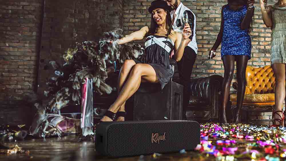 Reproduktor na tanečn&iacute;m parketu