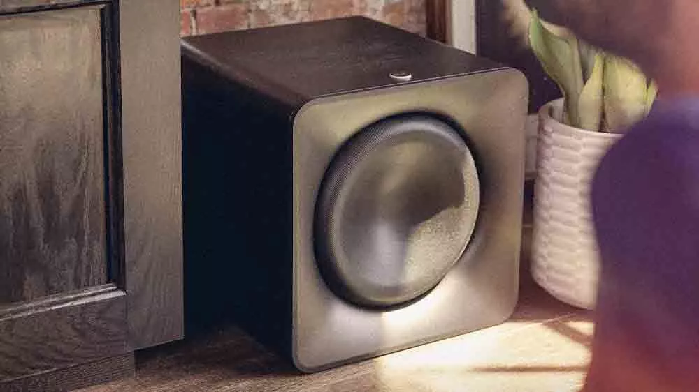 Subwoofer Klipsch SUB 100 na podlaze_02