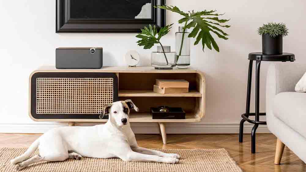 Bezdr&aacute;tov&yacute; reproduktor Klipsch The One Plus v interi&eacute;ru_03