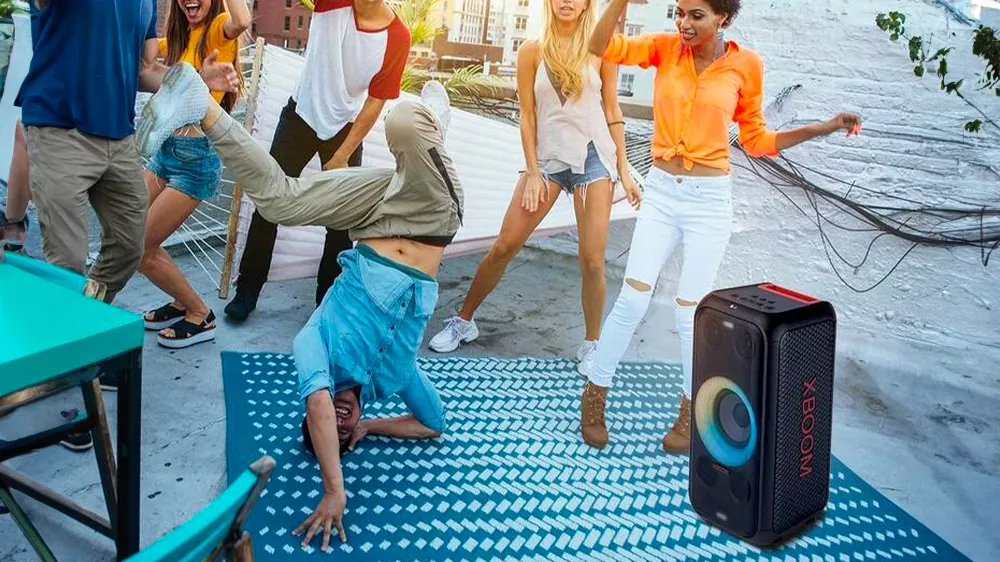 Tanč&iacute;c&iacute; skupinka s audio syst&eacute;mem LG XBOOM XL5S_02