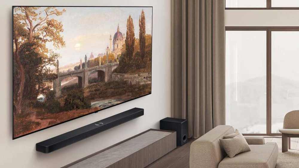 Smart OLED televizor LG OLED65B56LA připevněný na zdi v obýváku_02