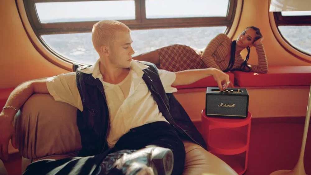 Reproduktor Marshall Stanmore III na párty_03