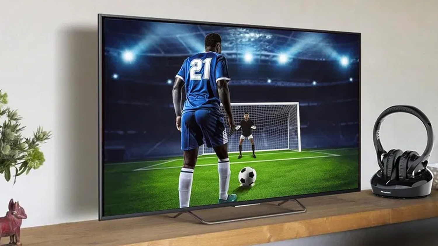 Sl&uacute;chadl&aacute; Meliconi HP600 Pro vedľa telev&iacute;zora