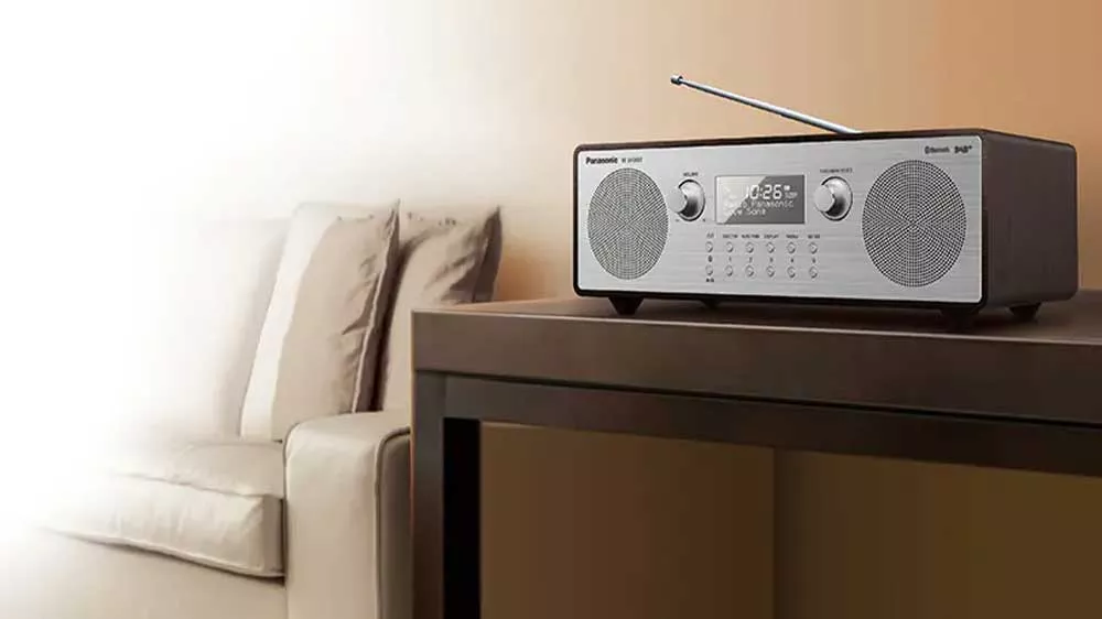 R&aacute;dio Panasonic RF-D100BTEGT v interi&eacute;ru_02