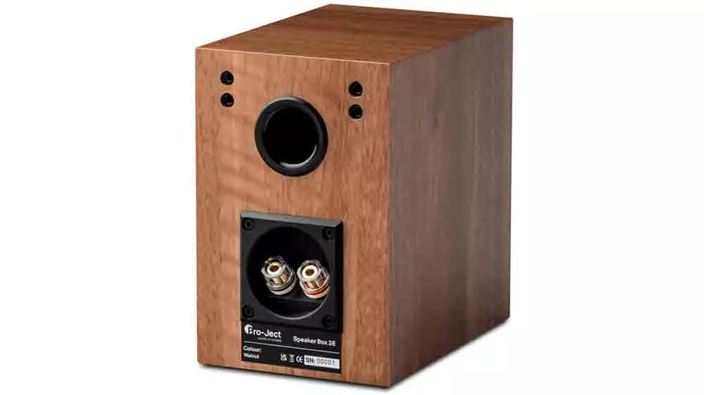 Zadn&aacute; strana reproduktorovej skrinky 3E Pro-Ject