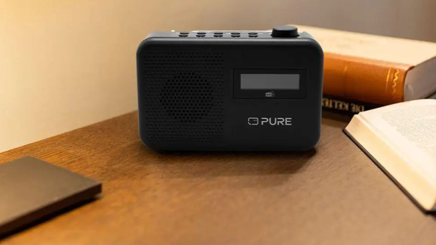 Rádio Pure Acoustics Elan One2 čierne v interiéri