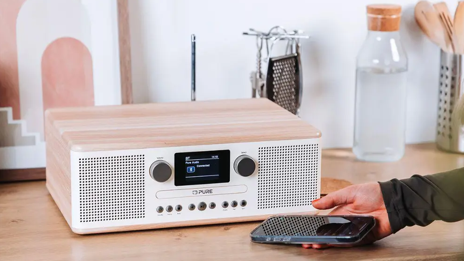 Rádio Pure Acoustics Classic C-D6 biele v interiéri