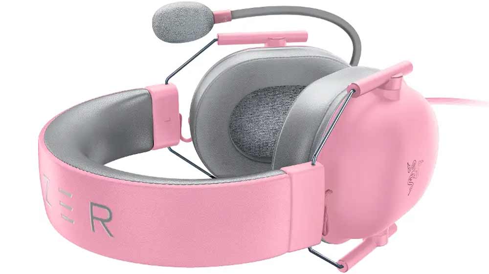 Pohled na herní sluchátka Razer BlackShark V2 X Quartz a jejich široký hlavový most z boku_02