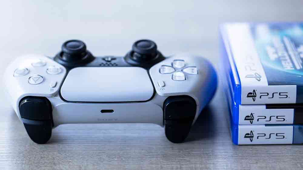 Playstation ovladač a tři hry k PS5 _04