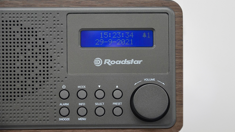 Radiopřijímač Roadstar HRA-700D+/WD