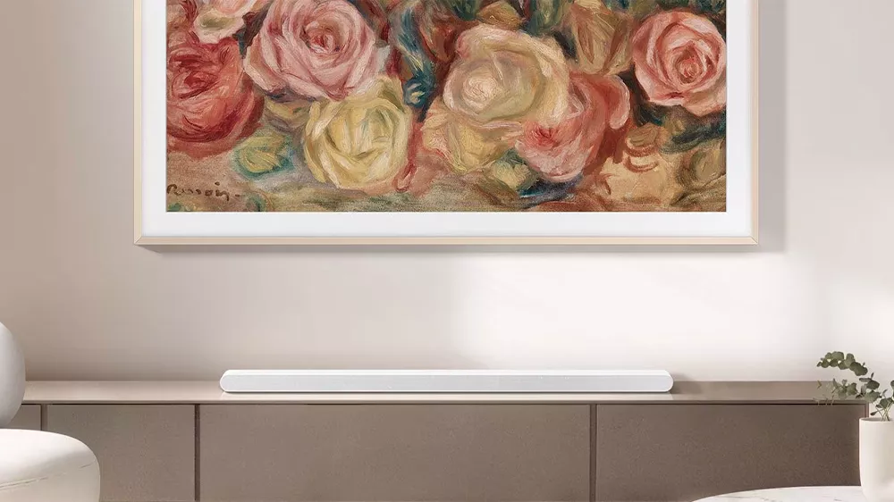 Nadčasov&eacute; b&iacute;l&eacute; proveden&iacute; soundbaru SAMSUNG HW-S701D_02