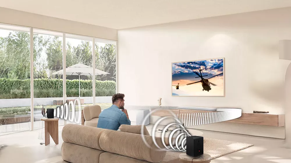 Soundbar SAMSUNG HW-S701D přizpůsob&iacute; zvuk konkr&eacute;tn&iacute;mu ději_04