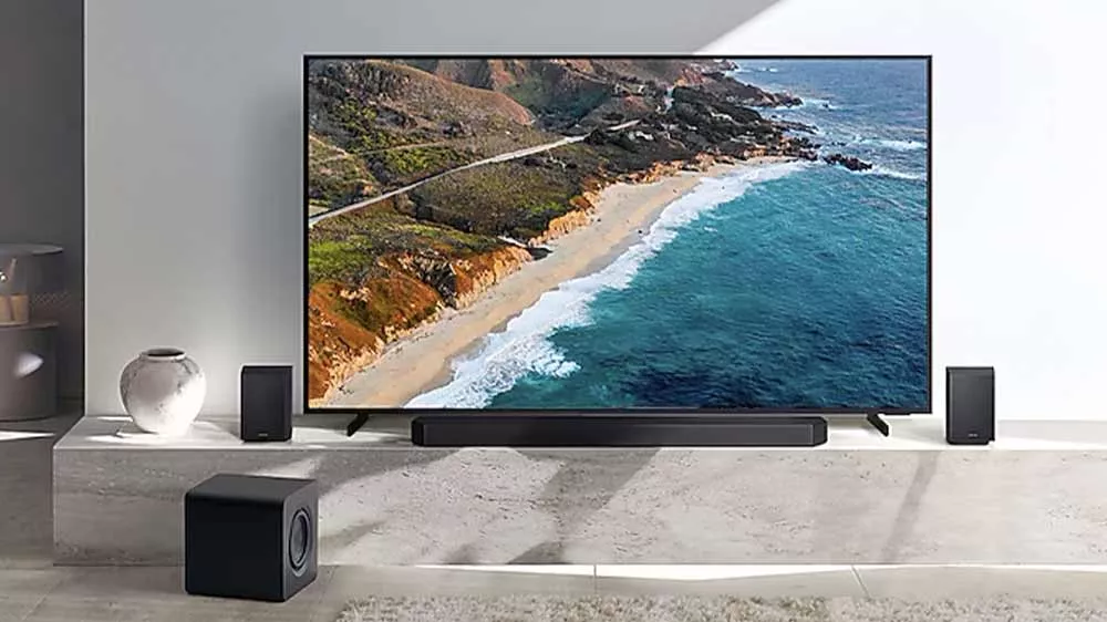 Soundbar Samsung HW B450F pri televízore_02