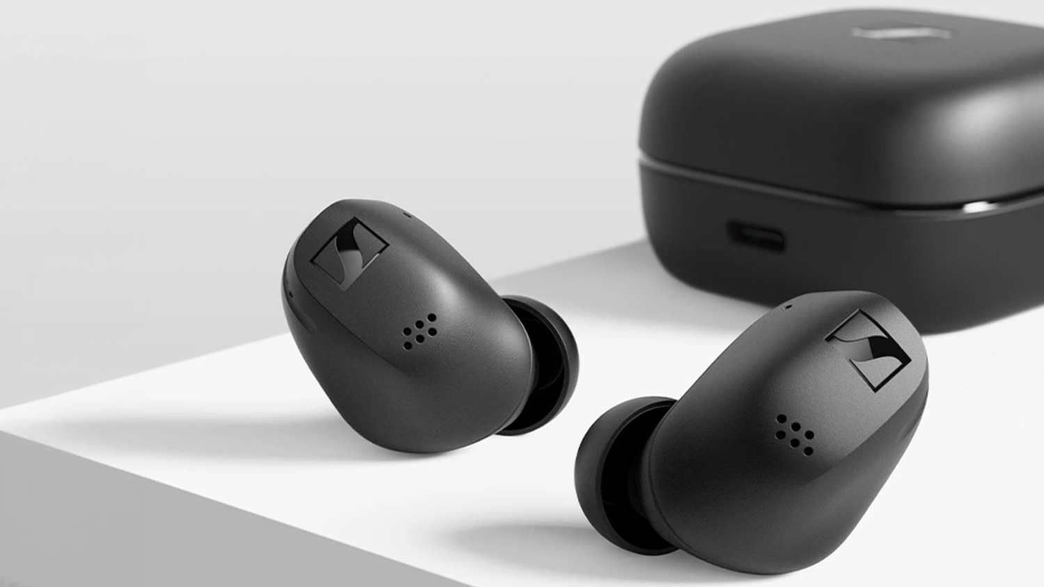 Slúchadlá Sennheiser ACCENTUM True Wireless pred krabičkou