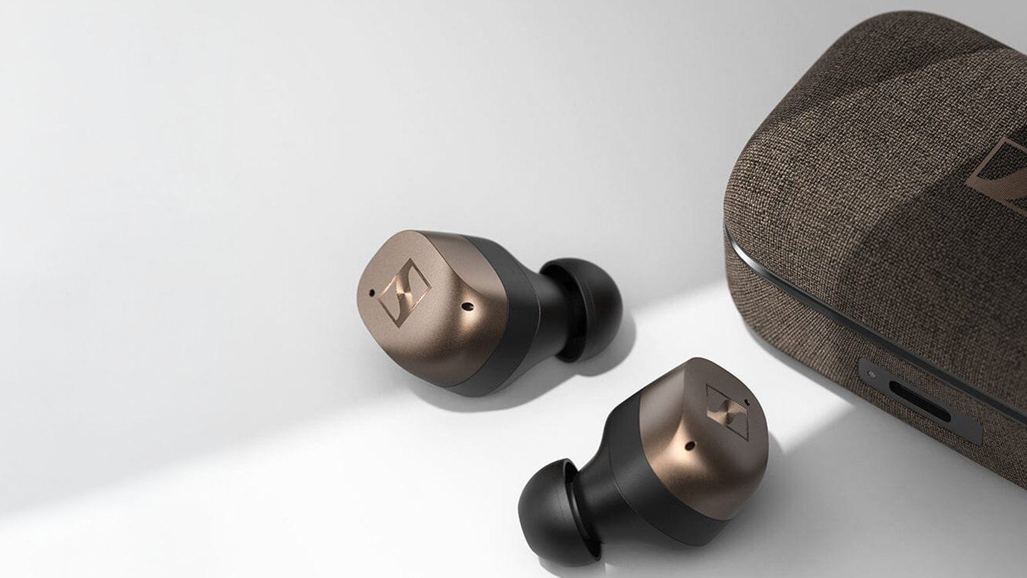 Sluchátka Sennheiser MOMENTUM True Wireless 4 s pouzdrem