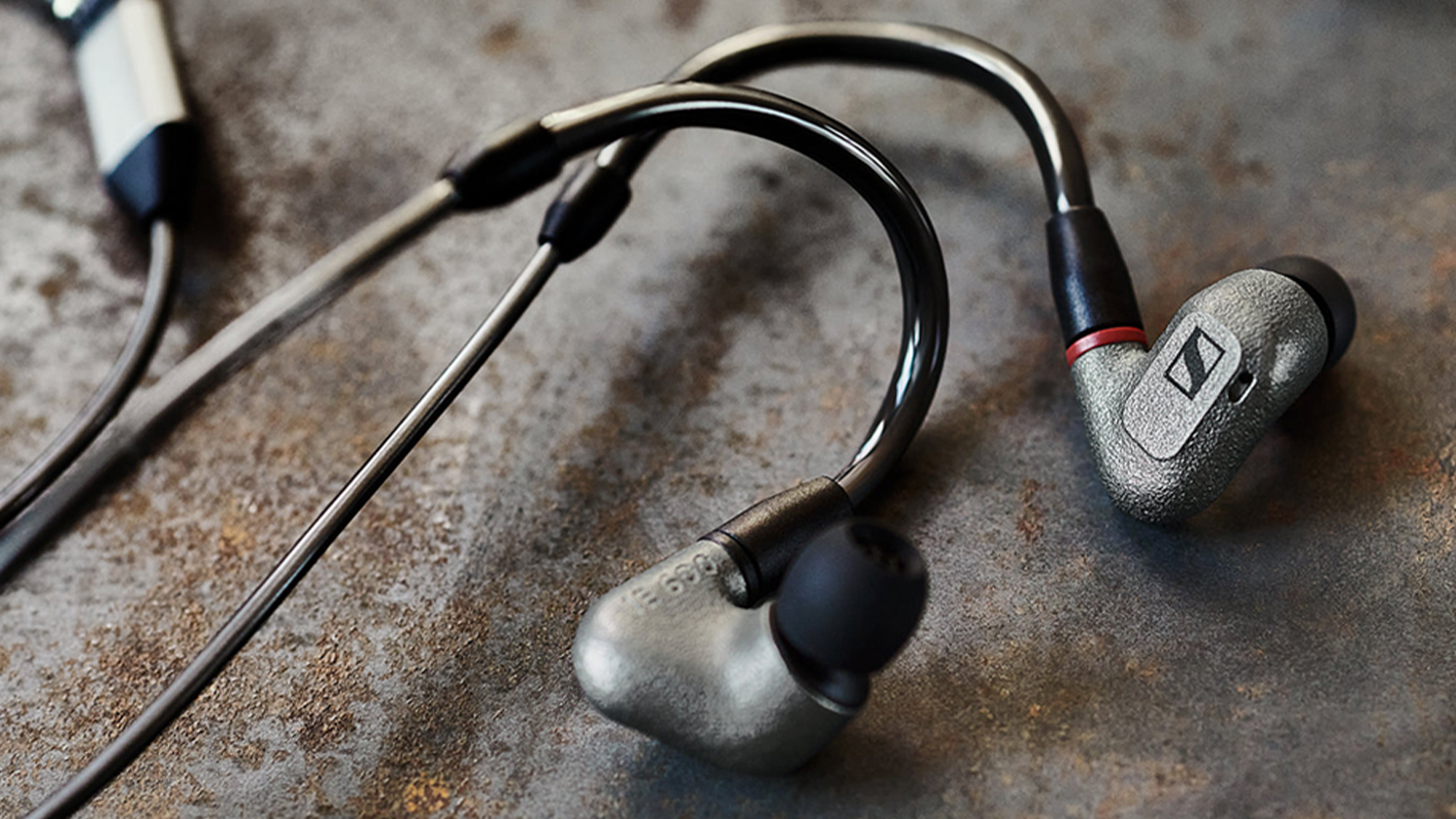 Sl&uacute;chadl&aacute; Sennheiser IE 600 bl&iacute;zky pohľad