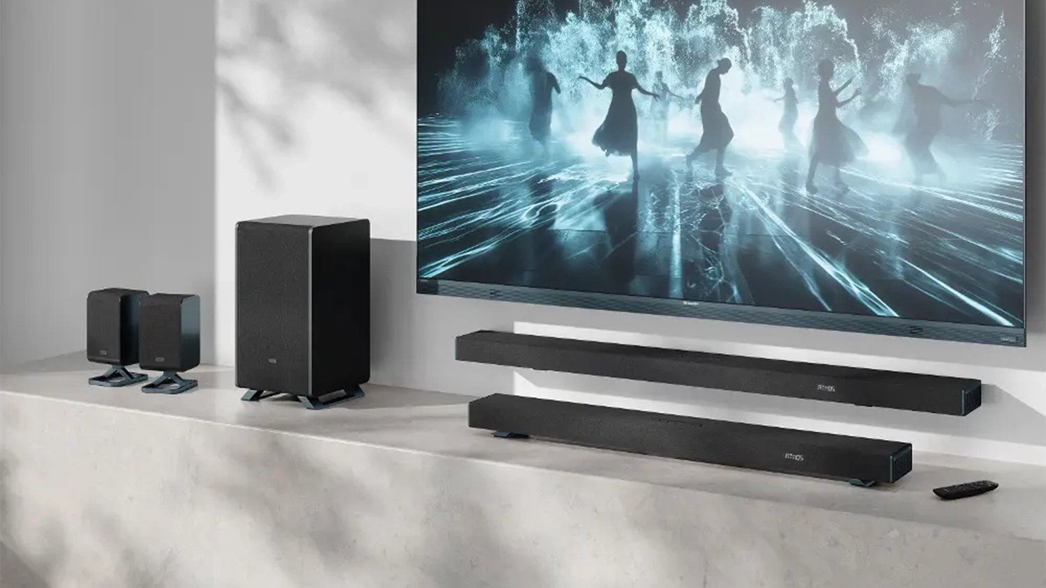 Soundbar Sharp HT-SBW53121BK čierny na stene pri telev&iacute;zore