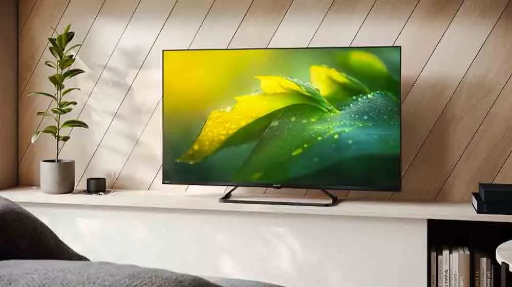 QLED televize Sharp 43HP6265E v interiéru _02