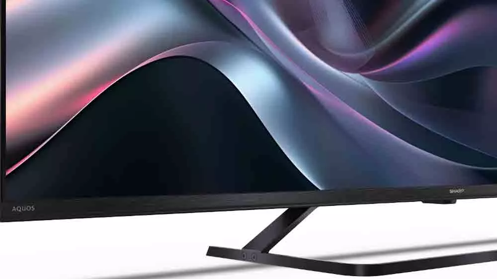 Detail na roh QLED televize Sharp 55HP6265E a jej&iacute; tenk&yacute; r&aacute;meček _05