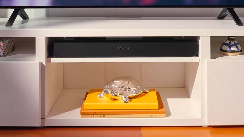 SONOS Ray Black v polici_04