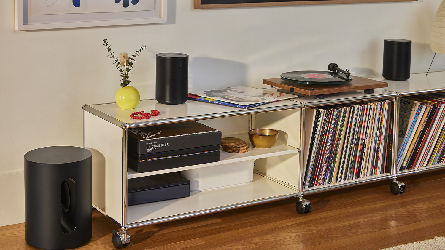 Reproduktor Sonos Era 100 SL v interiéru