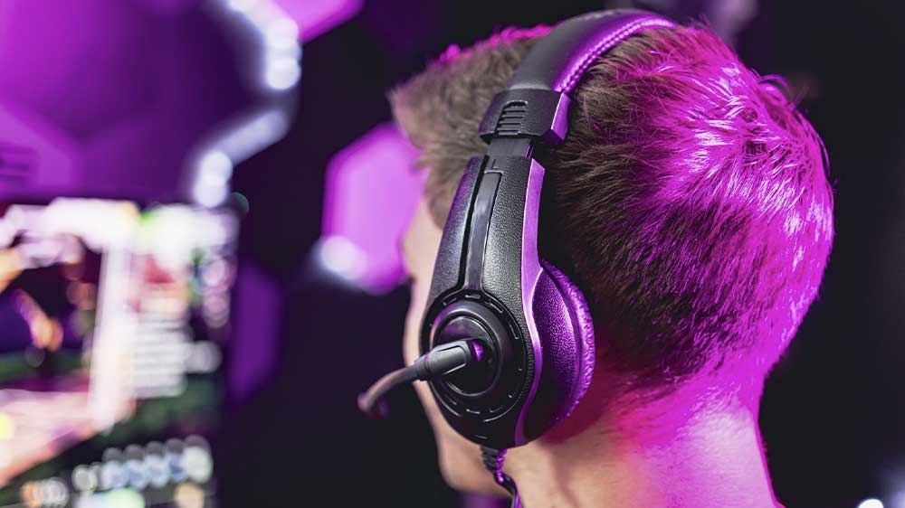 Herní sluchátka Speed Link LEGATOS SL-860014 na hlavě hráče_02