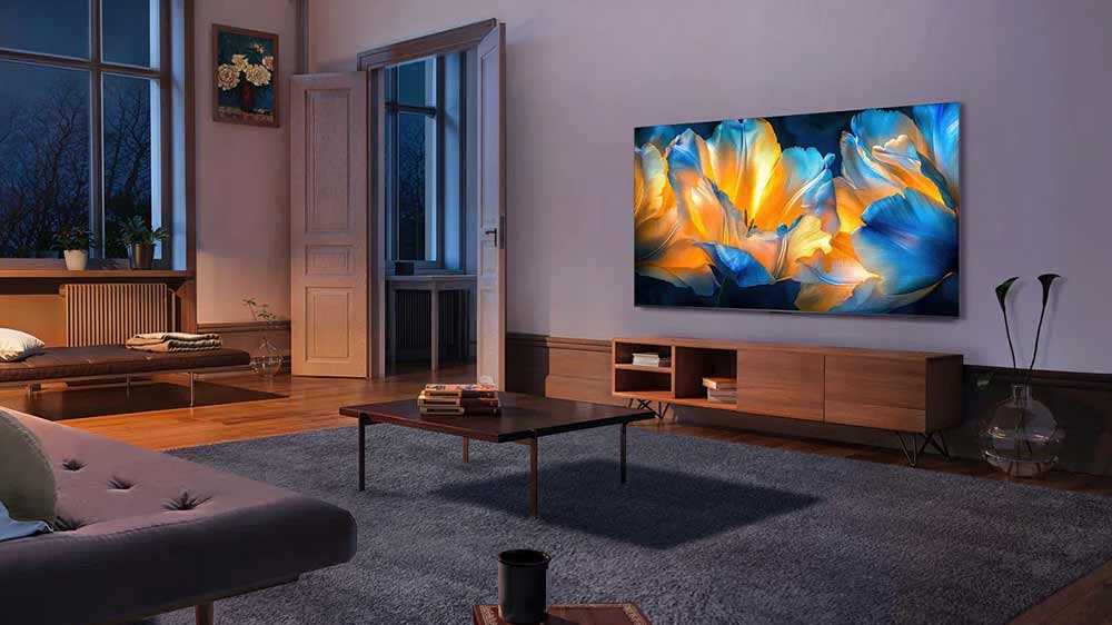 Televize TCL 75C69K přidělaná na zeď v obýváku_07
