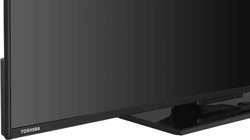 Detail na dolní roh QLED televize Toshiba 50QV3F63DG a její tenký rámeček_05