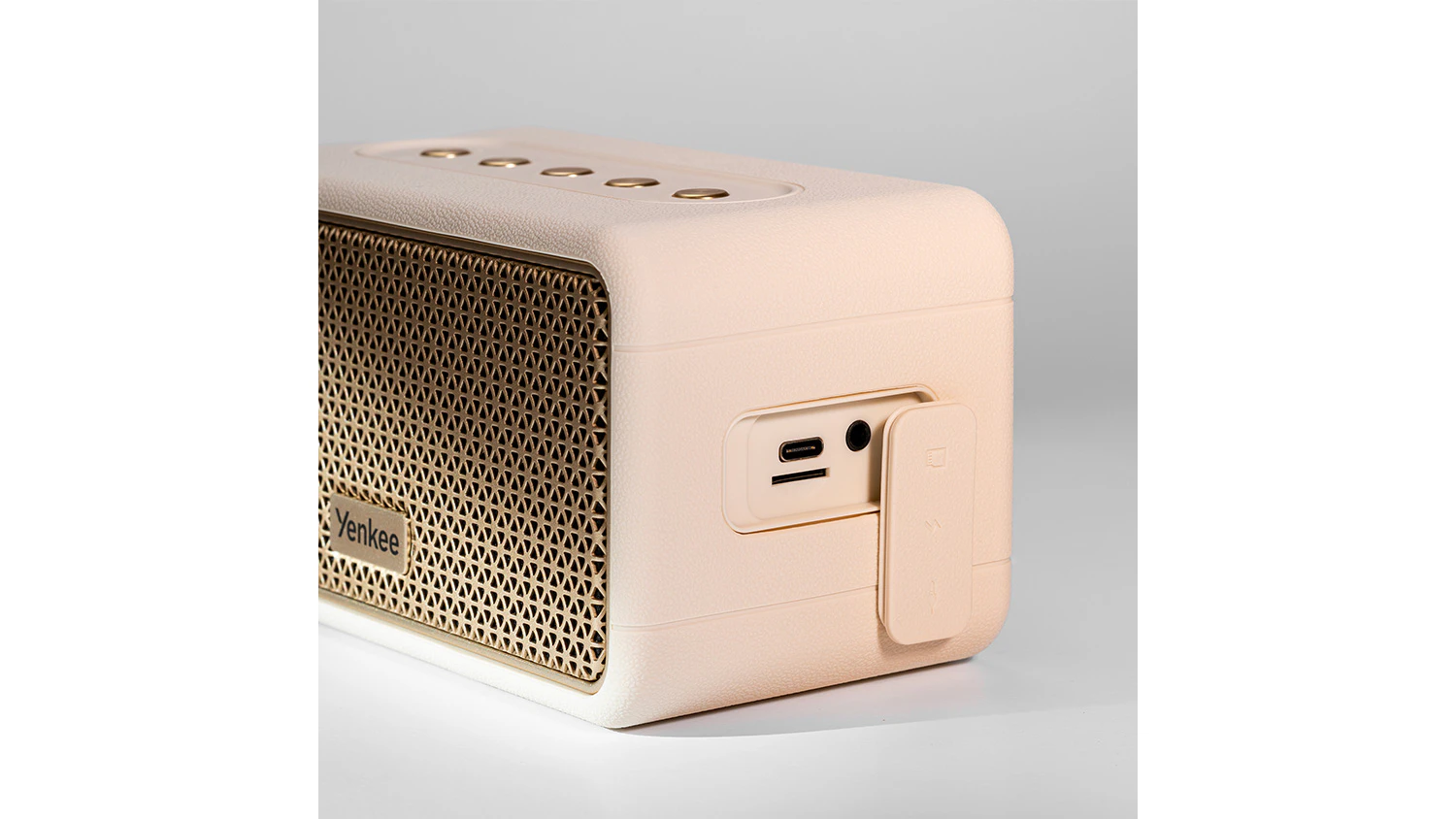 Detail na porty reproduktorov YENKEE YSP 50BG BT MAMBO S