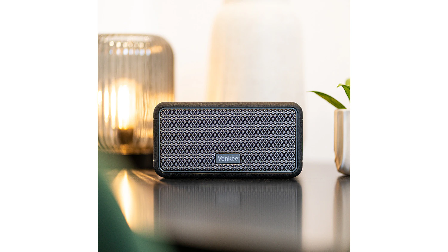 Bezdr&ocirc;tov&yacute; reproduktor YENKEE YSP 50BK MAMBO S z čela