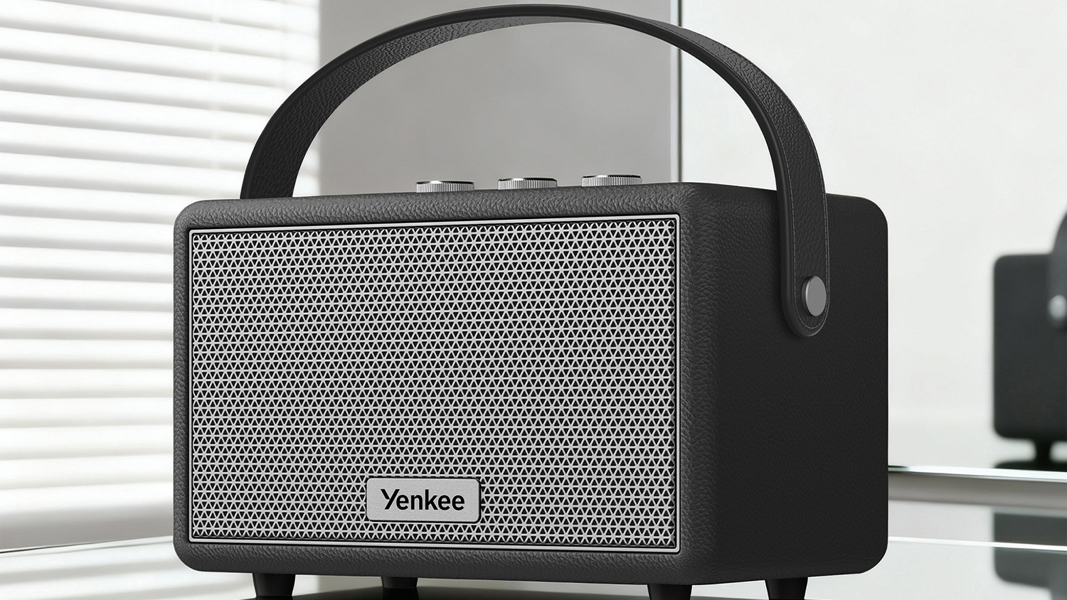 Reproduktor YENKEE YSP 55BG BT MAMBO L na stole