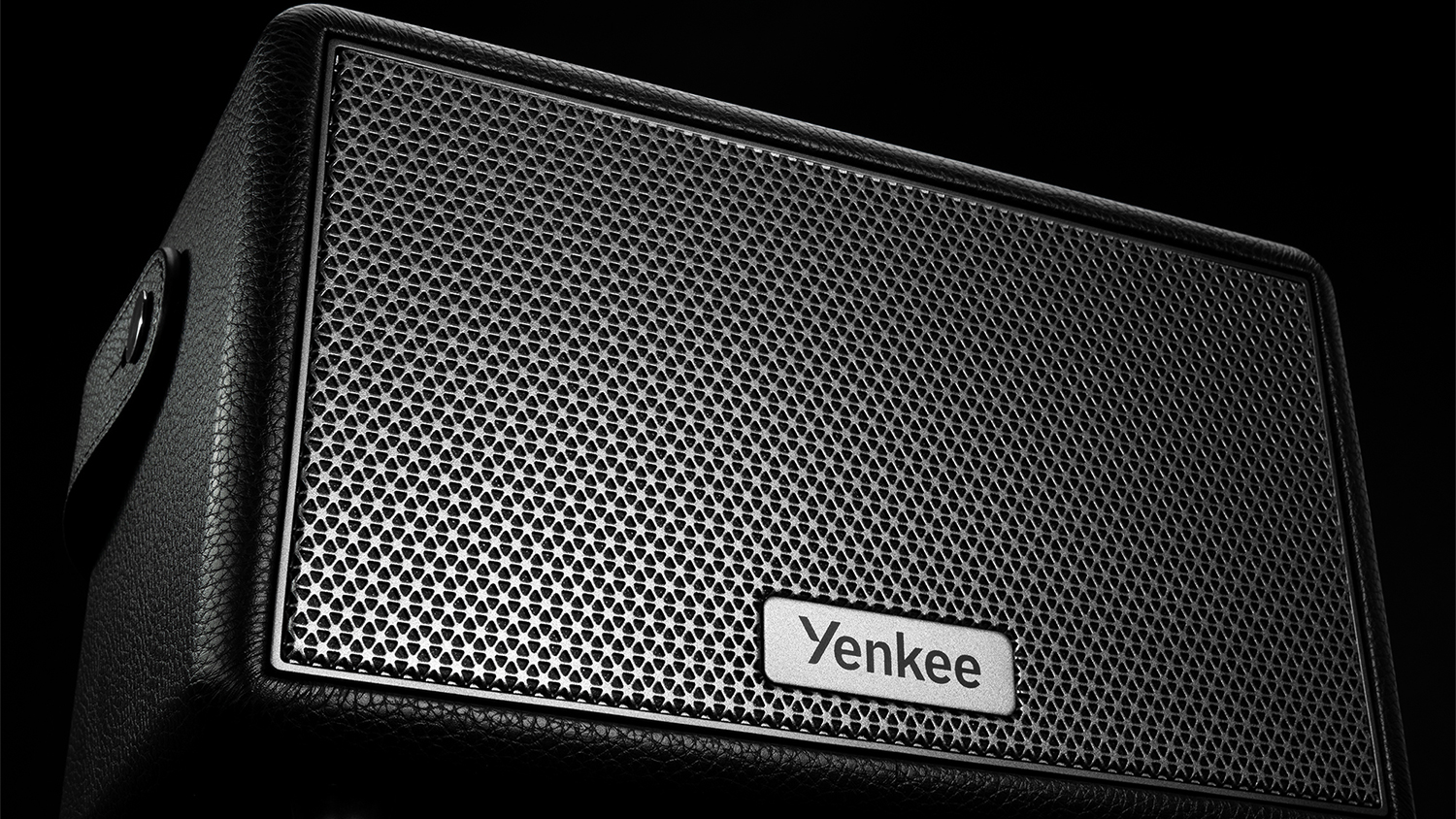 Pohľad na reproduktor YENKEE YSP 55BG BT MAMBO L zdola