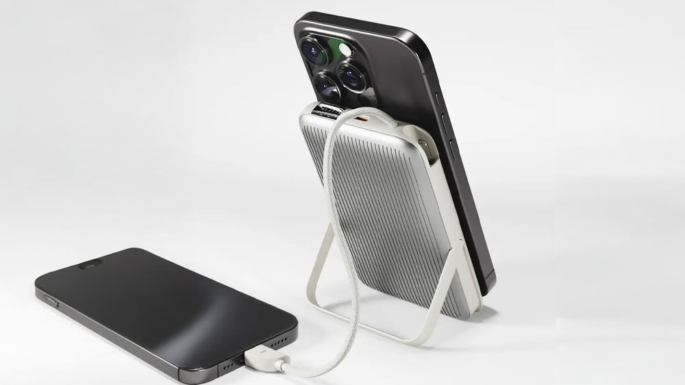 Nabíjení dvou zařízení s powerbankou Epico UltraPack Mag+_03