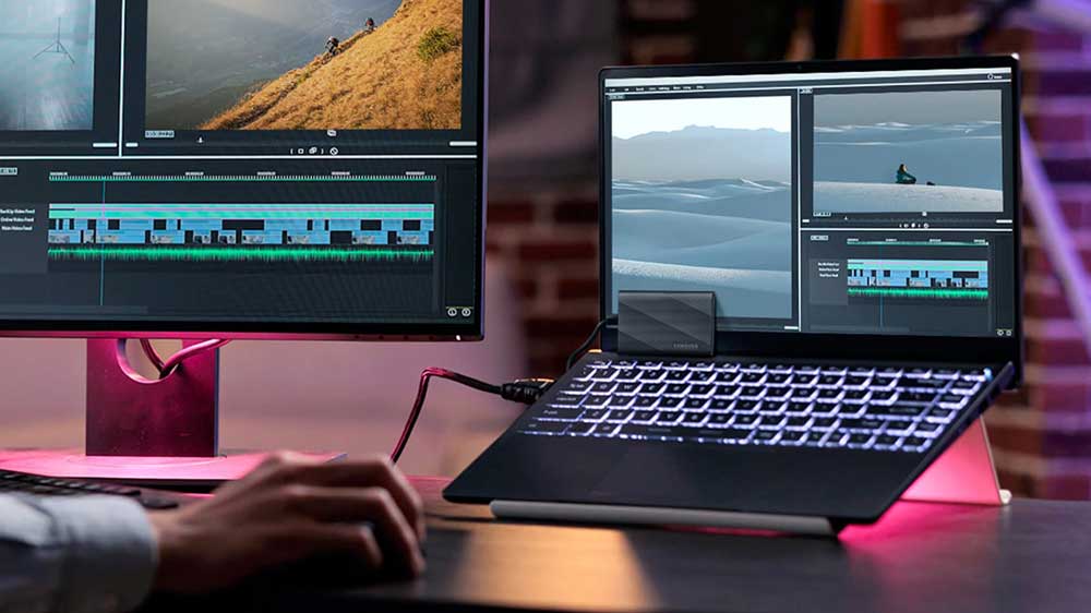 Externí SSD disk Samsung T9 zapojený do počítače_02