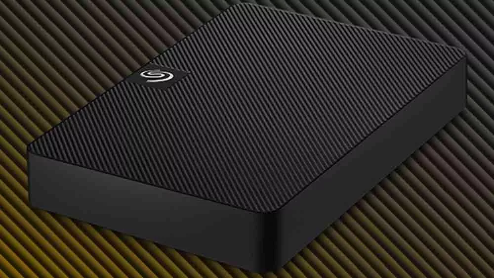 Extern&iacute; HDD disk Seagate Expansion Portable na barevn&eacute;m pozad&iacute;_04