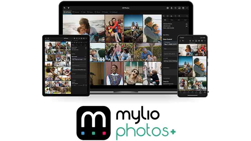 Externí disk Seagate Ultra Touch na stole s kamerou a batohem_02