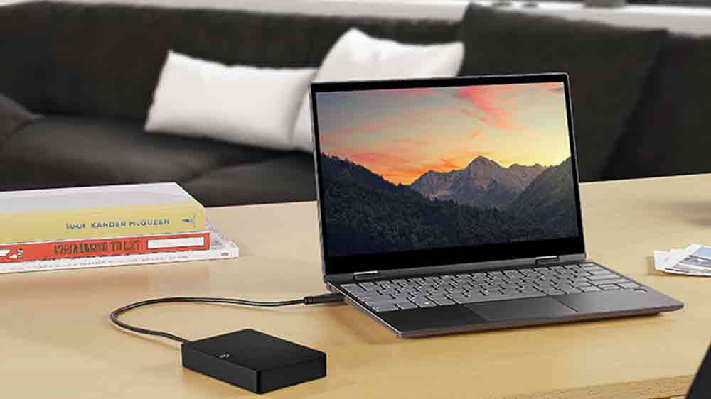 Externí HDD disk Seagate Expansion Portable zapojený do počítače_03