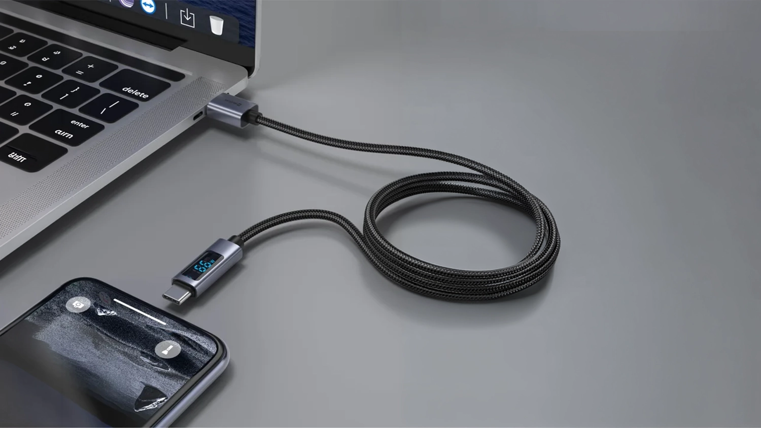 Mobil pripojený k notebooku pomocou USB kábla SWISSTEN LCD