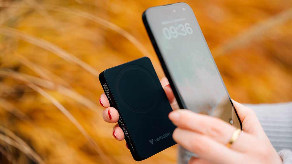 Telefon a powerbanka Verbatim Charge 'n' Go Essentials s technologií MagSAfe_03