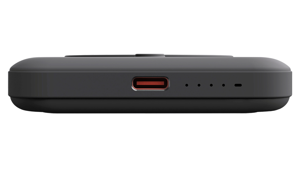 Bezdr&aacute;tov&aacute; powerbanka YENKEE YPB 501 SILIC BK