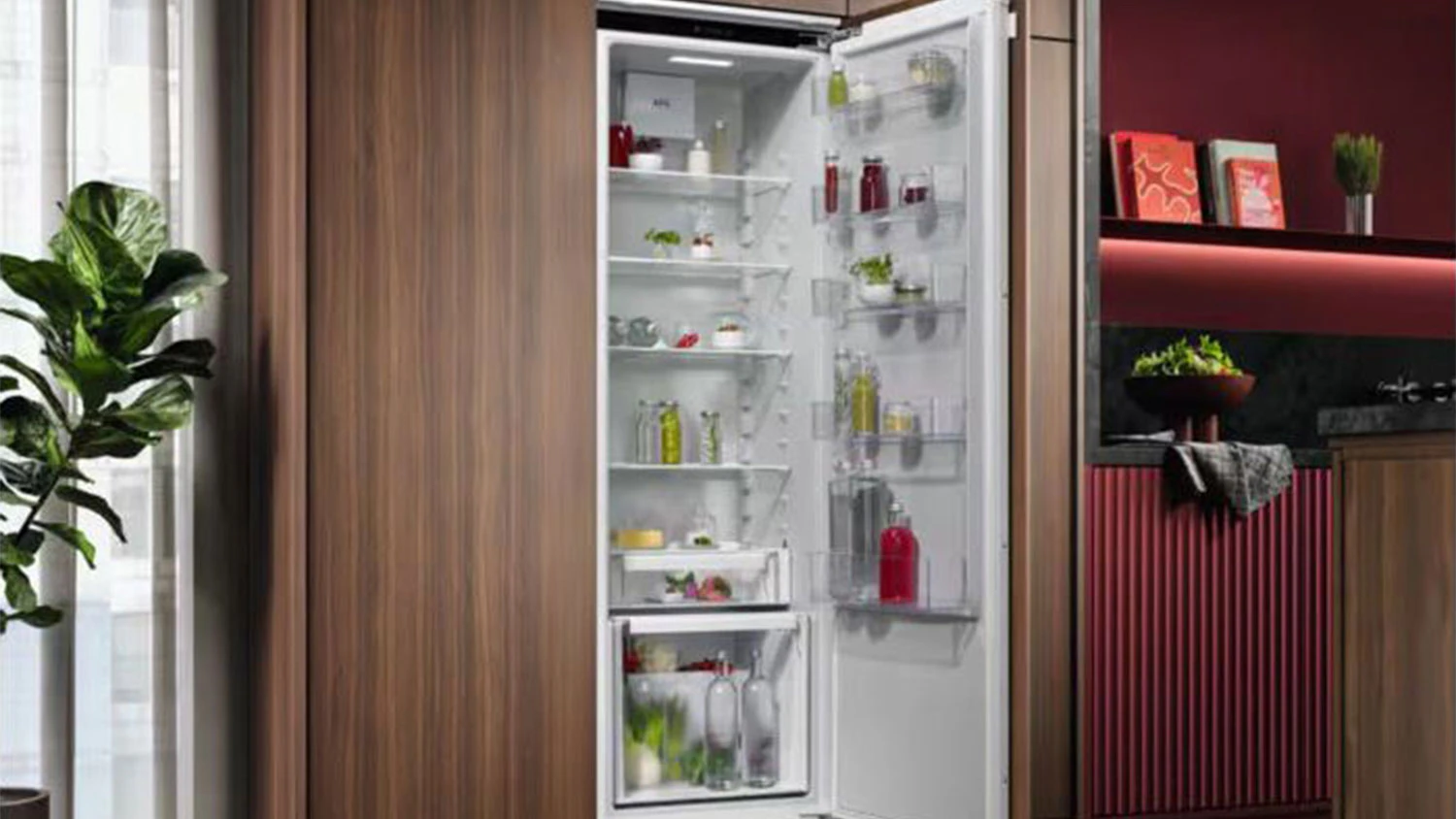 Lednice AEG TK6DS181EC v interiéru