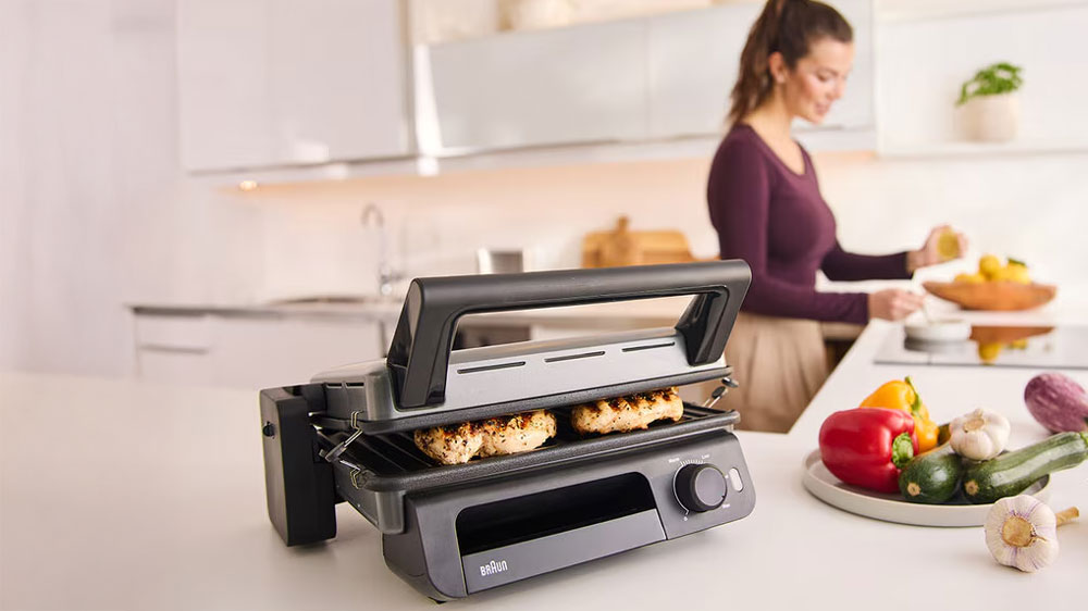 Mäso grilujúce sa v kontaktnom grile Braun MultiGrill 5 CG 5010_02
