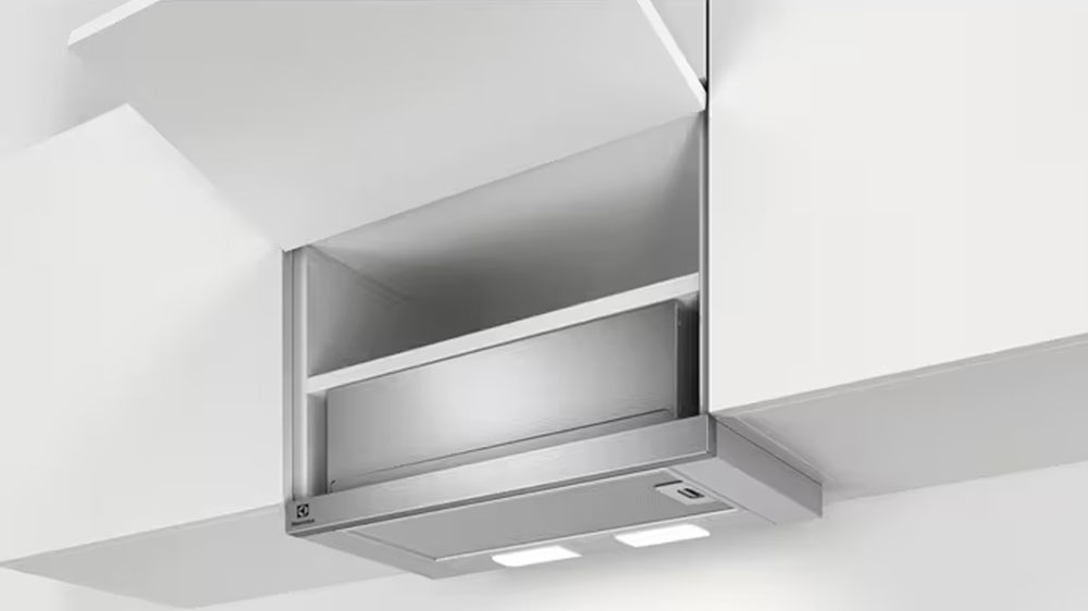 Zabudovaná výsuvná digestoř Electrolux LFP226S ve skříňce_03